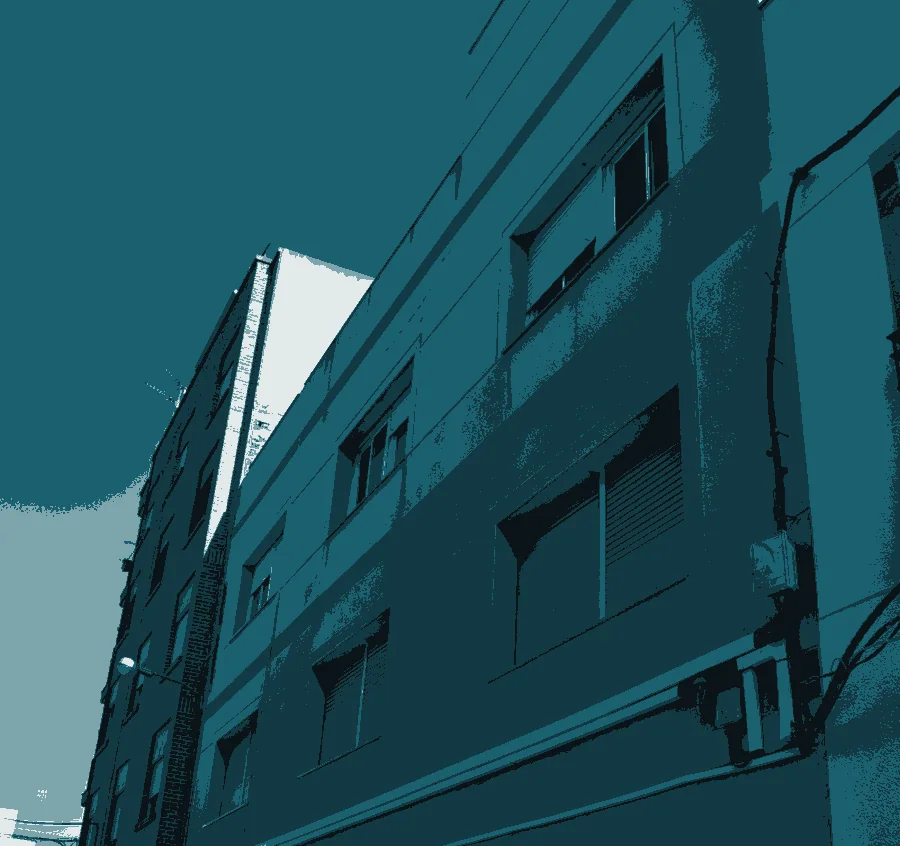 Fachada de edificio residencial tras la intervención